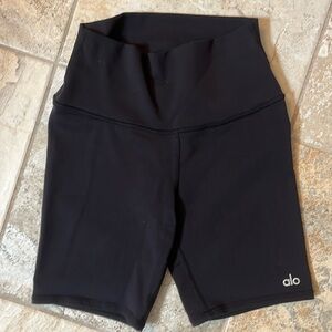 ALO 7” high waist biker short XS